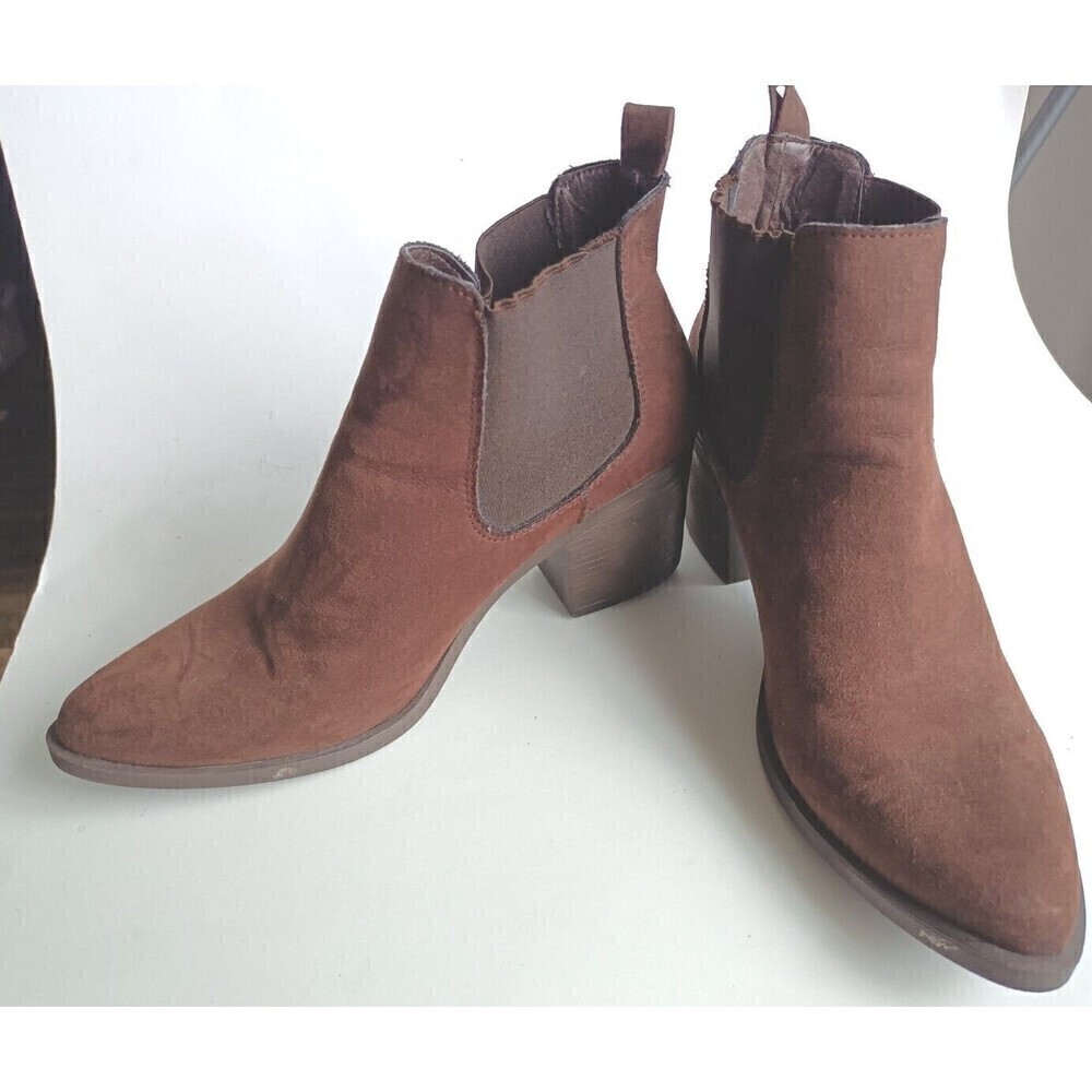 Tahari Ankle Boots Size 10 Womens Brown Suede Pointed Toe Booties Jenar US - Picture 2 of 8